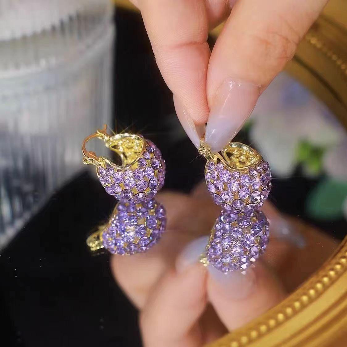 

Niche design sense exquisite fashion super flash basket earrings high sense retro purple temperament ear buckle Internet celebrity earrings