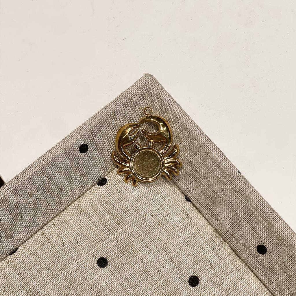 1Pc Natural Stone Crab‑Shaped Pendant 23×26mm, Golden‑Plated Animal Gemstone Charm for DIY Necklace Jewelry Making
