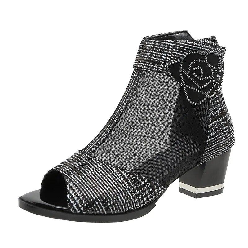 2024 Sommer Tykke Hæler Sandaler Dame Nye Rhinestone Mesh Pustende Sko Kvinner Mote Kule Støvletter Svart Spiss Tå Høye Hæler