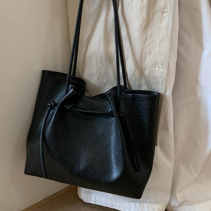Large Capacity Tote Bag for Commuting, Women's New Style Simple and Fashionable Shoulder Bag, Retro Commuting Armpit Bag, Trendy