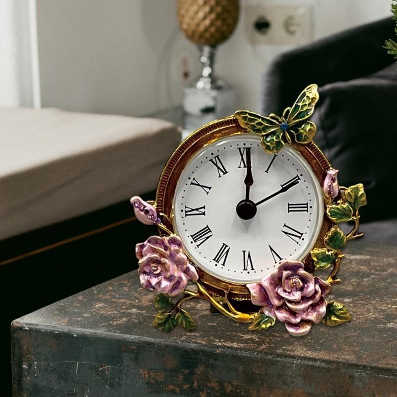 62KD Compact Vintage Desk Clock with Quiet Movement and Metal Florals Butterfly Pattern Decorative Mini Table Clock Gift