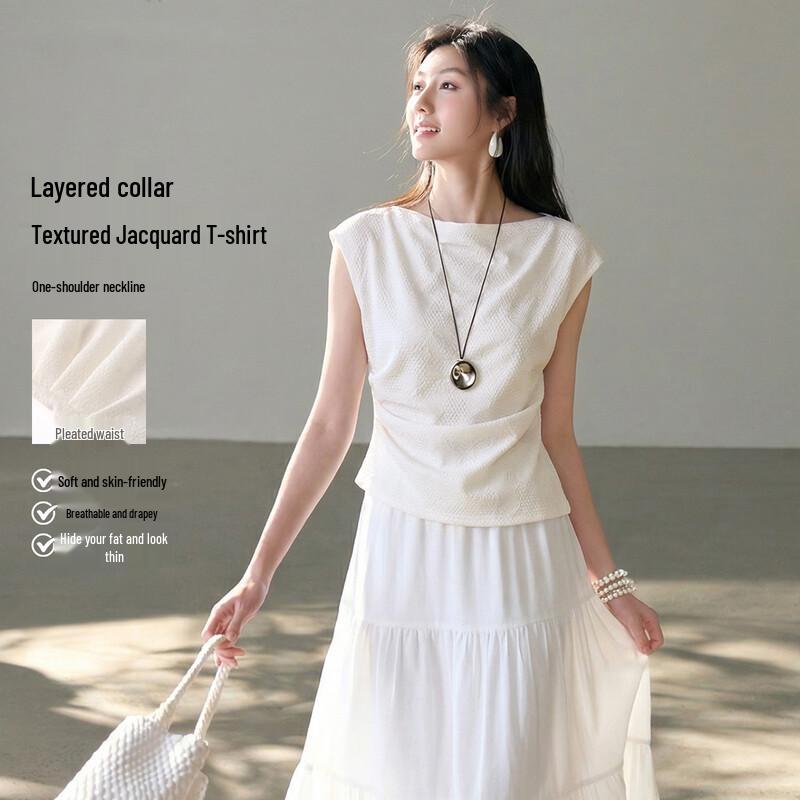 

Butterfly Textured Drape Neck T-shirt L