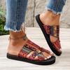 Neue, stilvolle, große, flache Damensandalen, neue modische, lässige, flache Damenpantoffeln.