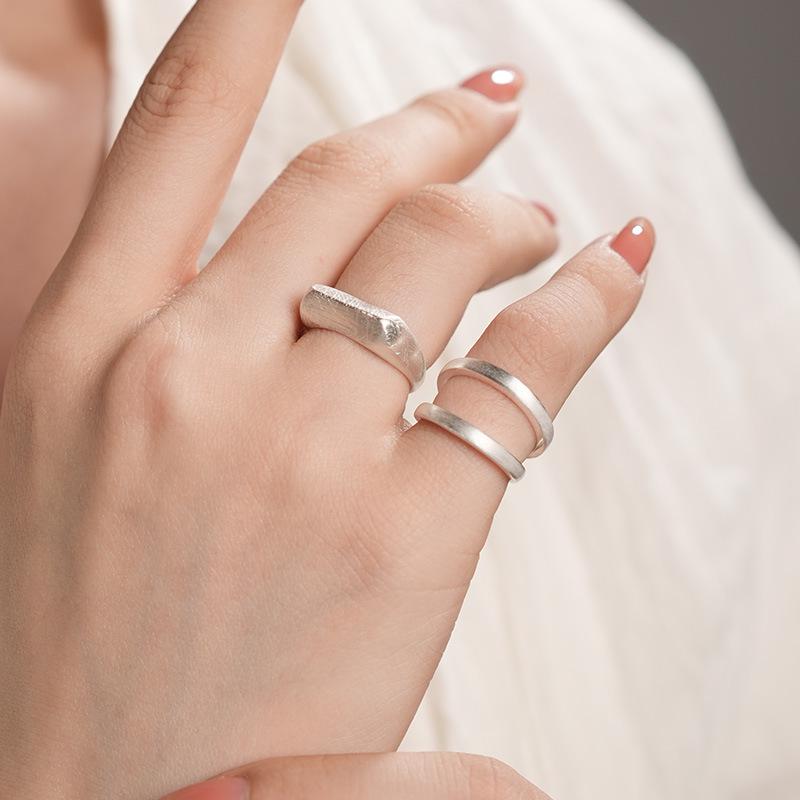 Elegant Adjustable Vintage Ring for Women - Luxurious Non-Fading Design