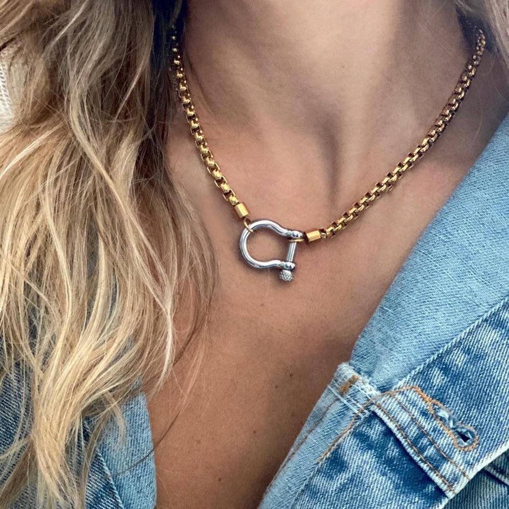 European and American ins light luxury style personalized mountaineering buckle necklace, box chain necklace for women and men