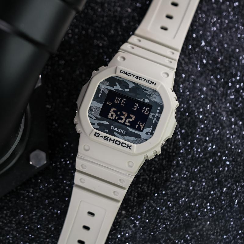 Casio G-SQUAD series camouflage style dial, retro classic small square movement, dual display, waterproof, quartz movement, resin strap, DW-5600CA-8PR