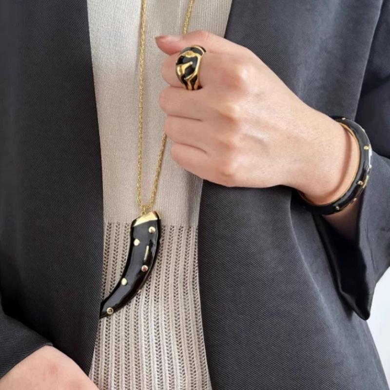 Personalized Enamel Horn Pendant Necklaces For Women Luxury Design Long Necklaces Vintage Chunky Jewelry Gift