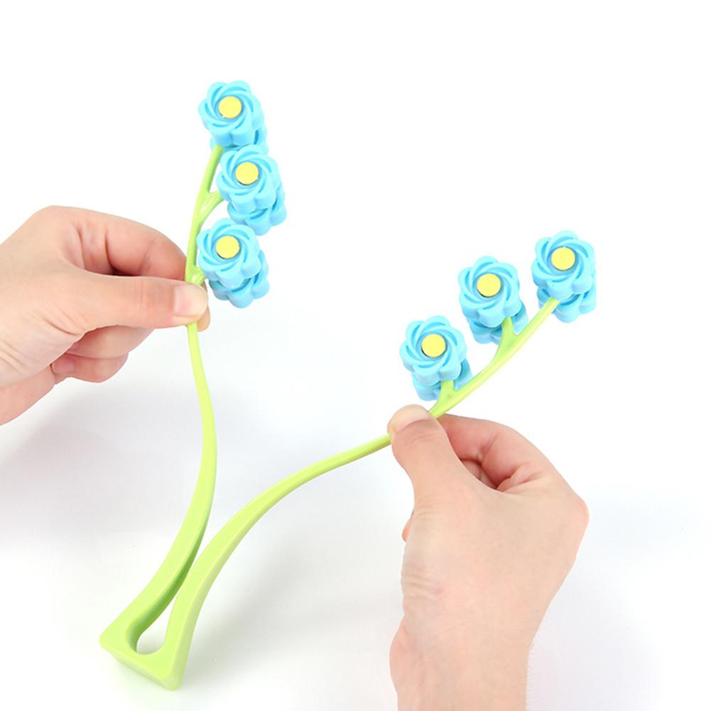 Flower Shape V Face Lifting Tool Double Clips Shaped Face Roller Plastic Facial Massager for Skin Tightening and Sculpting