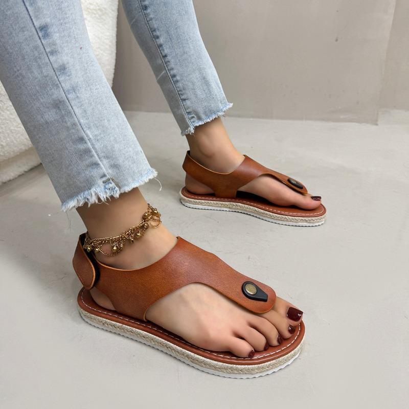 Fashion 2025 New Buckle Strap Women's Sandals Fashion Pinch Toe Beach Sandals Women Summer Plus Size Solid Comfortable Flat Sandals