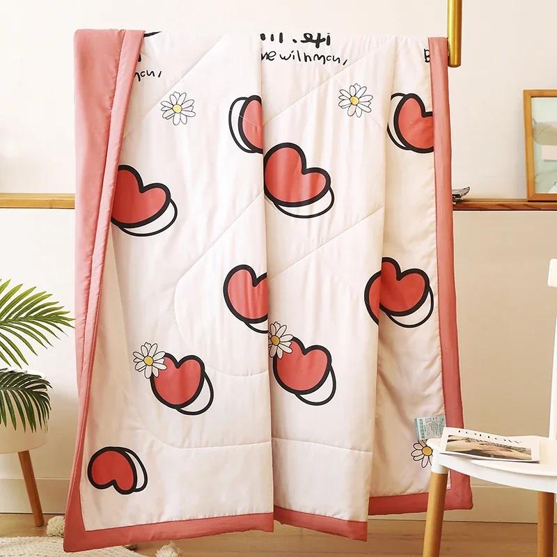 Love Heart Daisy Pattern Summer Quilt Modern Fashionable Skin-friendly Comfortable Air Conditioning Quilts for Kids Boys Girls