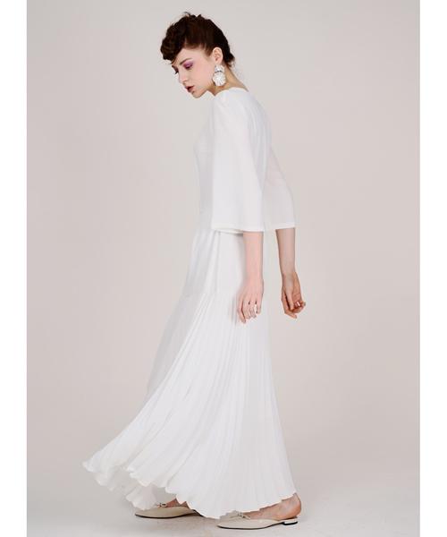 Greedius Solid White Pleated Dress