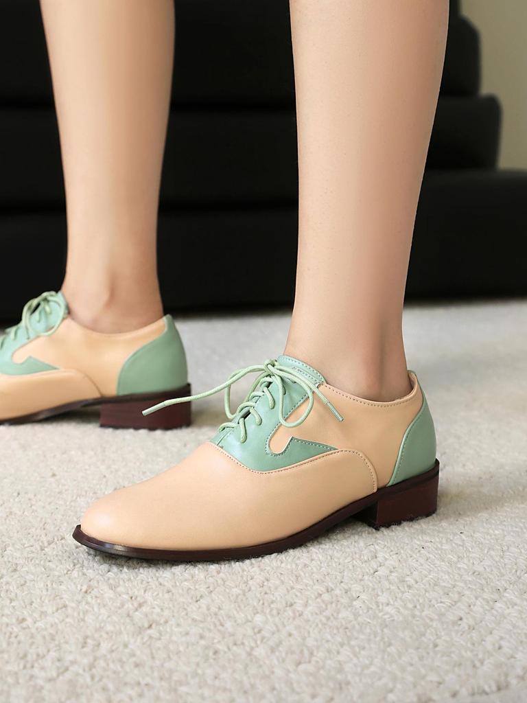 2026 Spring Women's Retro British Academy Style Low-Heel Lace-Up Oxford Shoes