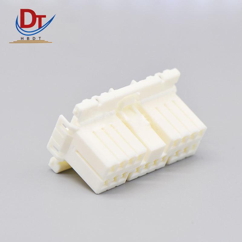 18-Pin Automotive Wire Harness Plug Connector Housing