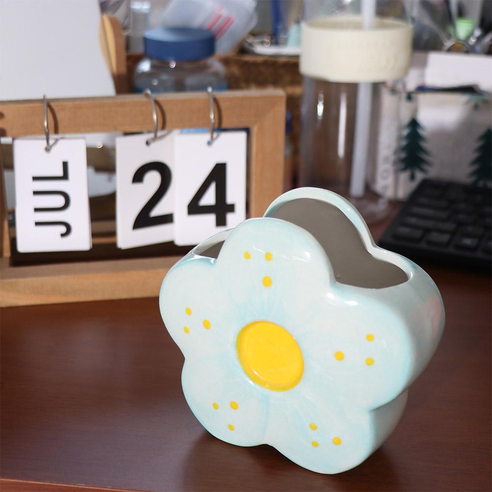 Multi-functional Ceramic Flower Shaped Vase Desktop Ornament Colorful Pen Container Makeup Brush Holder Storage Tank