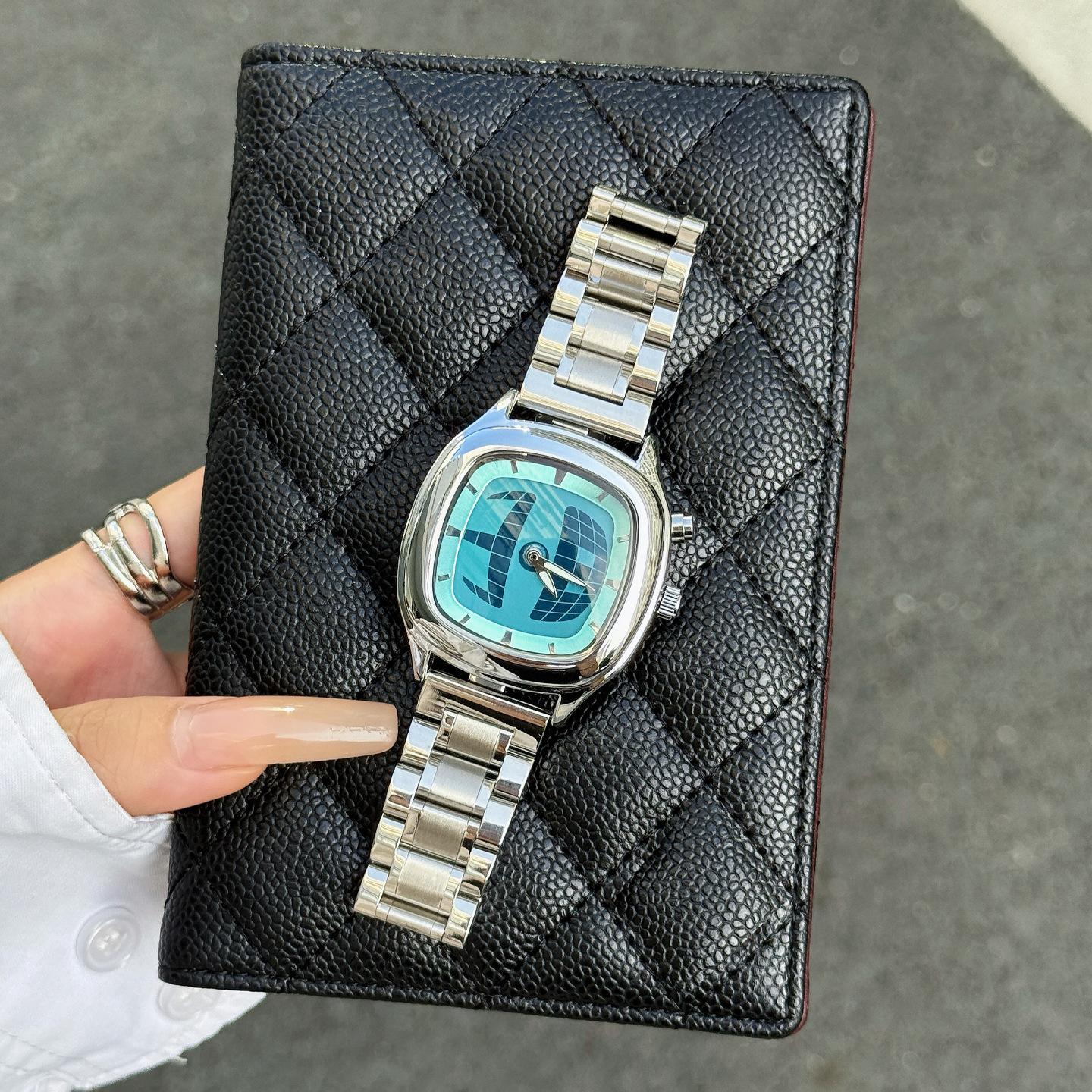 Fashion Accessorie Men's Black Dynamic Digital Display Watch And Wo's Original Niche Design Trend Luminous Quartz Watch