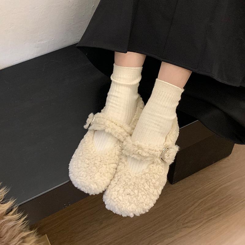 In winter Mao Mao shoes are worn outside with a pedal of lazy shoes and plush warm Doudou shoes 40 2790₽