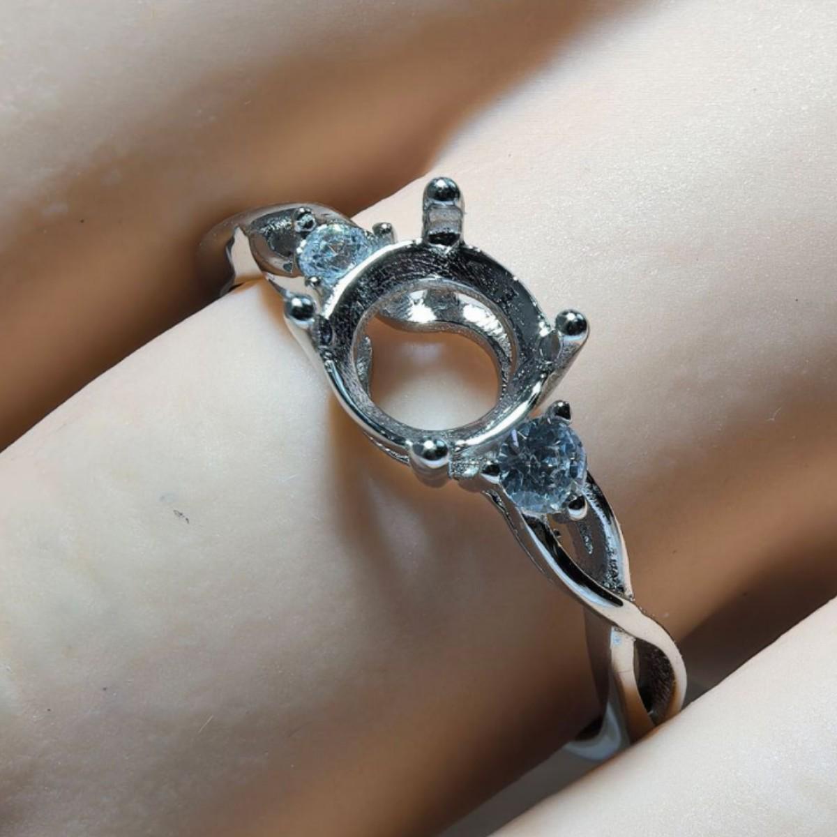 6.2mm S925 Sterling Silver Moissanite Ring with Minimalist Crossed Design Adjustable