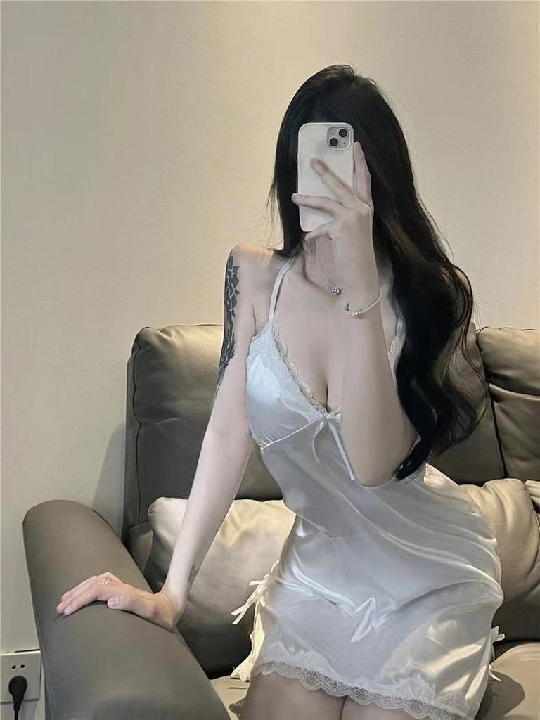 Charming Lace Camisole Nightgown with Chest Pads - Nude Feeling Pajamas for Women, Spring & Autumn