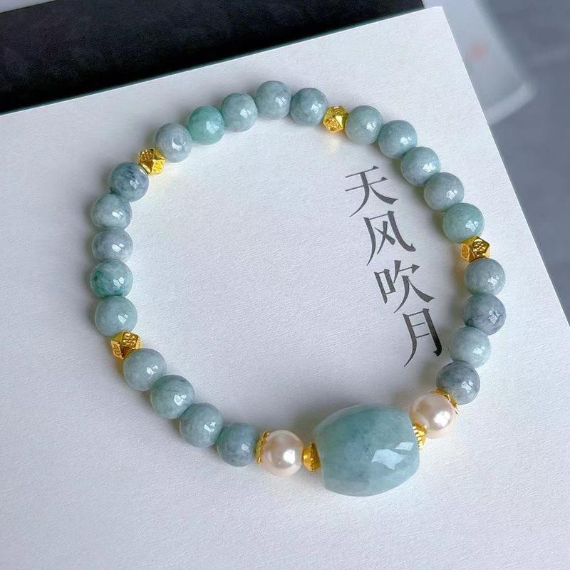 Natural crystal jewelry, light black chicken jadeite, Passepartout single circle bracelet bracelet.