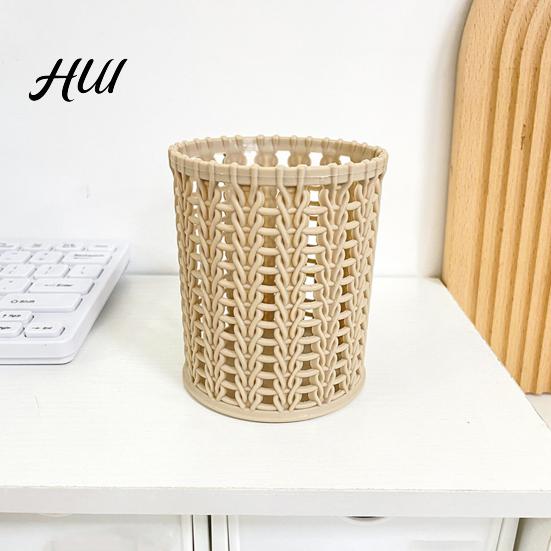 Ventilated Pen Holder Imitation Rattan Holder, Round Hollow Desk Organizer, Large Capacity Pencil Office Supplies Organizer Cup for Pens Pencils