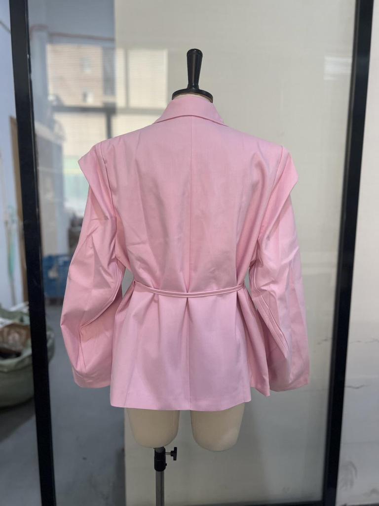 2025 Spring/Summer Versatile Solid Color Coat: Waist-cinching Tie-belt, Shoulder Pad, Elegant Design