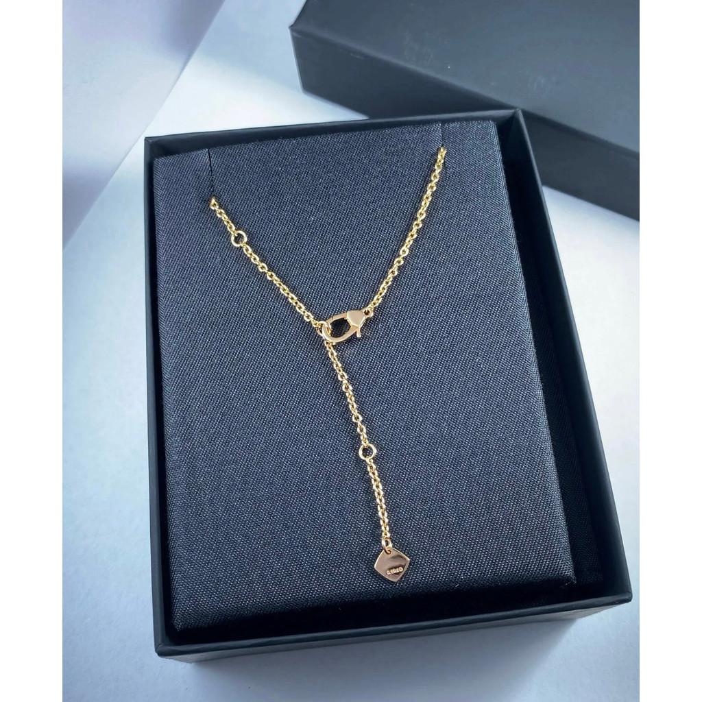 Halskette mit Rautenmuster und subgoldfarbenem Material, galvanisiert mit K-Gold, kreisförmiges Einzeldiamant-Design, verstellbare Kettenlänge, CNC-Verfahren