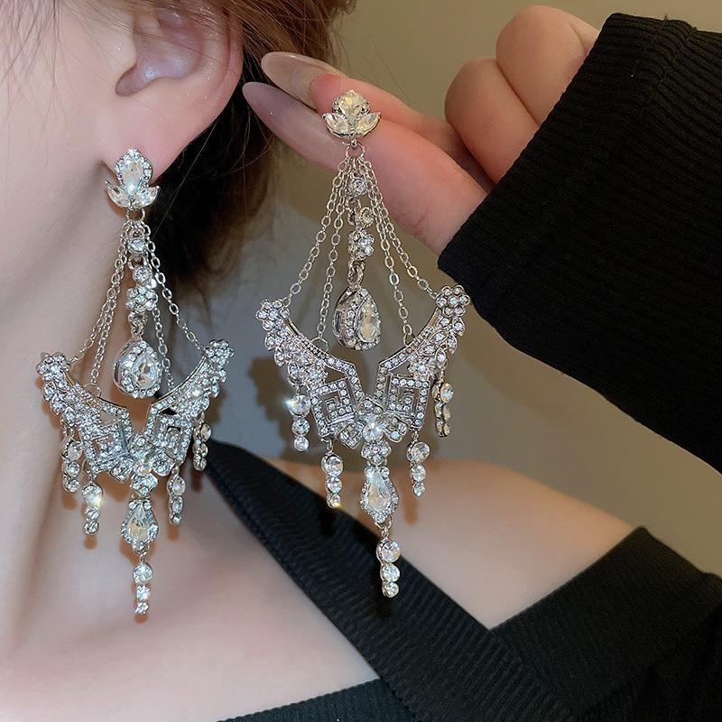 Retro Court Style Silver Needle Zircon Flower Fringed Earrings Light Luxury High-end Stud Earrings Simple Fashion Temperament Earrings