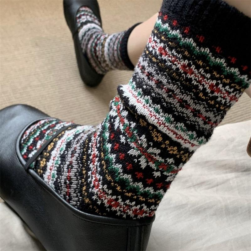 

Retro High-end Literary Fel Island Ethnic Style Sock - Children s Matching Color Mid-calf Socks, Warm and Cozy Pile Socks 1 pair чорний