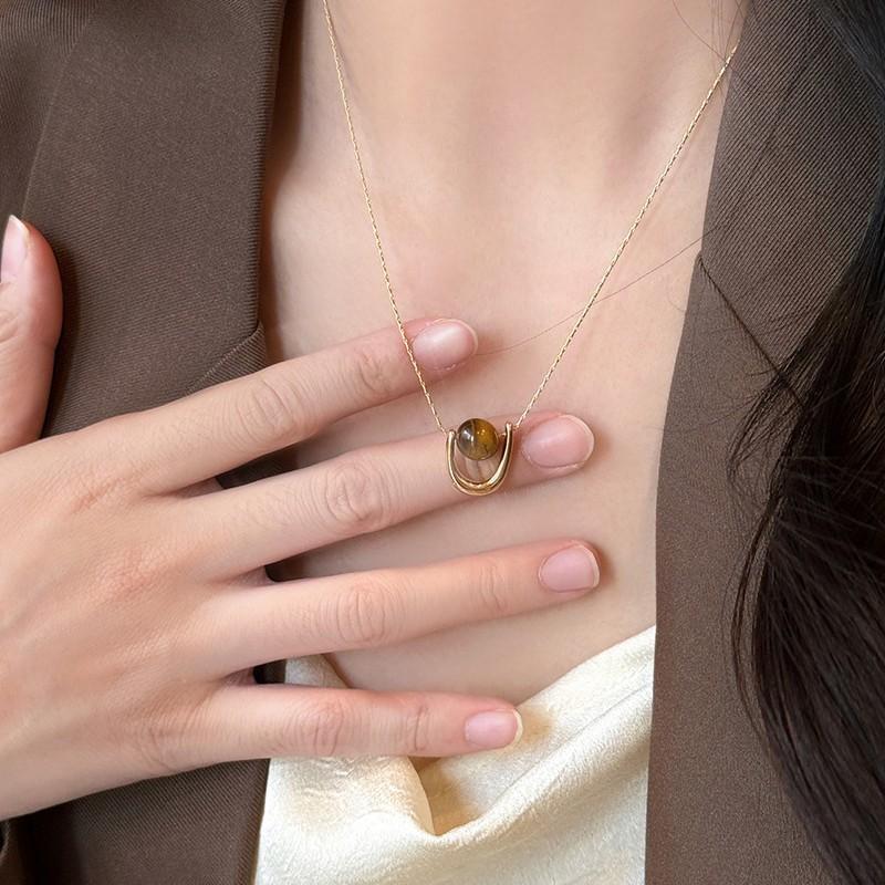 Tiger's Eye Stone U-shaped Pendant Necklace Niche Light Luxury High-end Clavicle Chain Fashion Versatile Temperament Jewelry Women