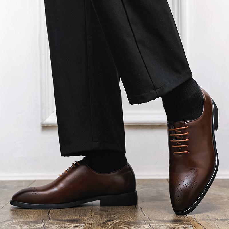 Fashion New Classics Designer Men Pointed Black Brown Brogues Oxford Shoes Gentleman Wedding Homecoming Dress Flats Footwear