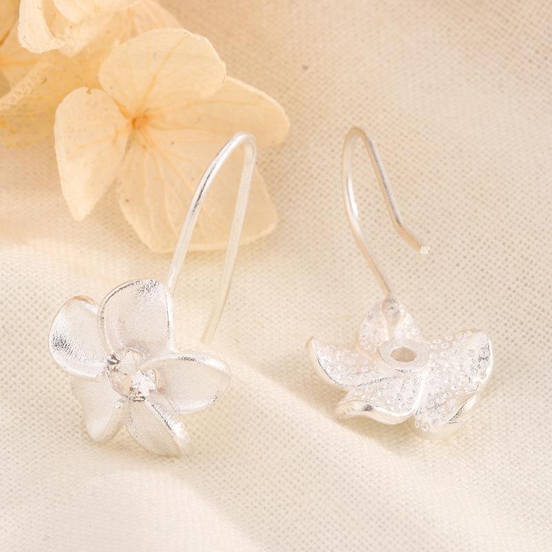 S925 Silver Diamond Flower Stud Earrings For Women Lightweight Niche High End Elegant Jewelry