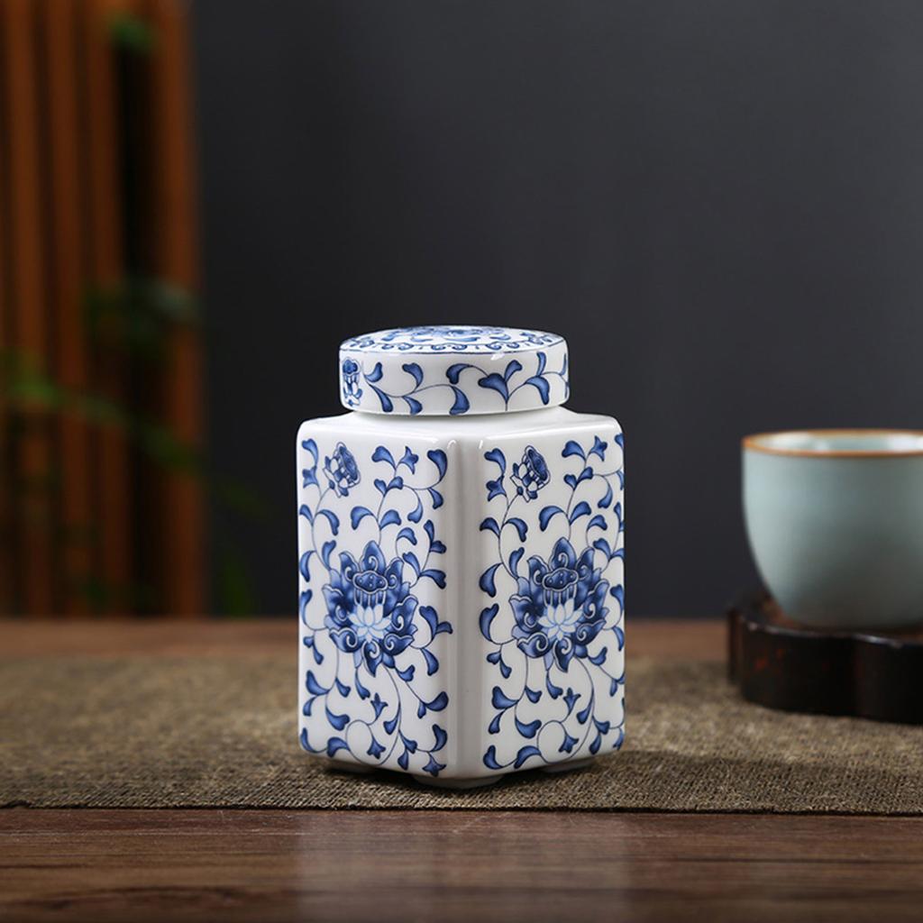 Elegant Blue White Ceramic Ginger Jar Porcelain Temple Jar for Home Decoration and Storage Vase