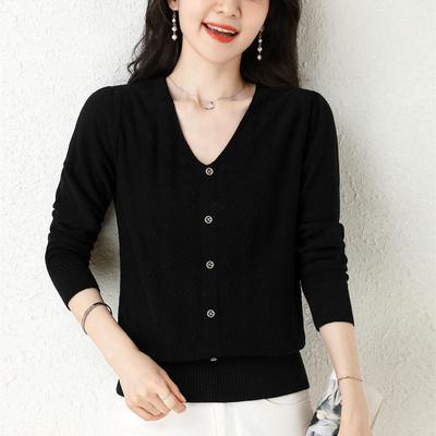 Spring and Autumn Fashion Trends V-neck Solid Color Versatile Loose Western Style Slim Commuter Long Sleeve Women's Knitted Top