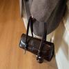 Elegant Design PU Leather Underarm Bag Burgundy Color Magnetic Buckle Ladies Tote Bags Shoulder Bag Casual Occasions