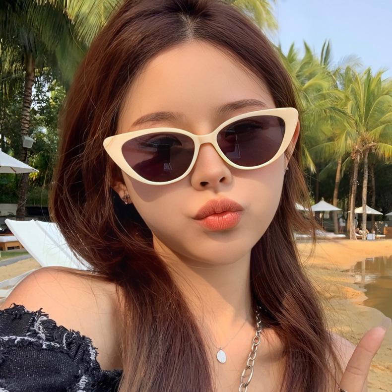 2023 Trendy Retro Cat-Eye Women's Sunglasses - Sunshade & UV Protection