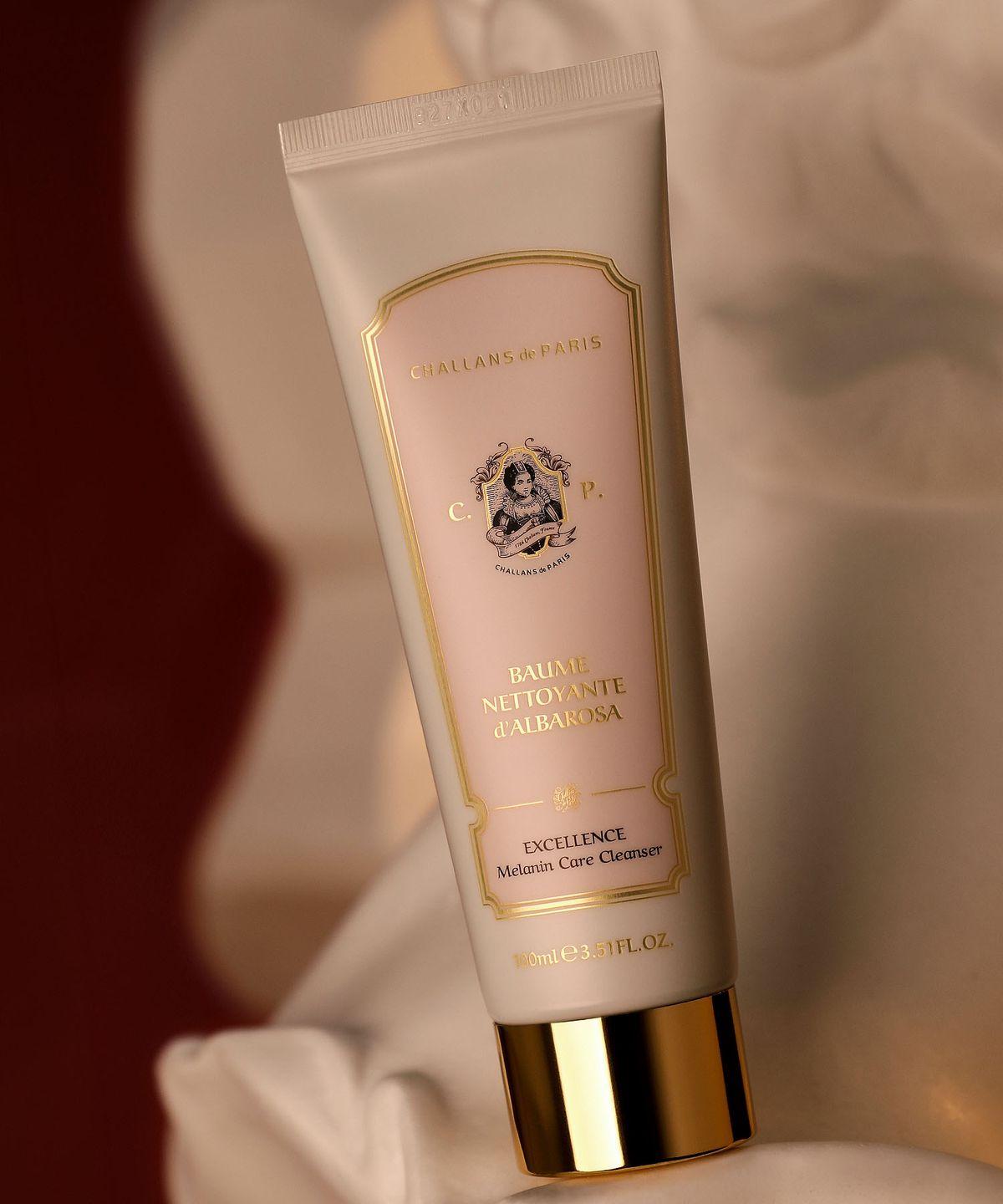 Excellence, a specialized whitening cleanser for improving blemishes