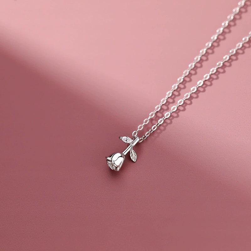 

Elegant Summer Rose Diamond Clavicle Necklace – Simple, Unique, Versatile Choker for Women