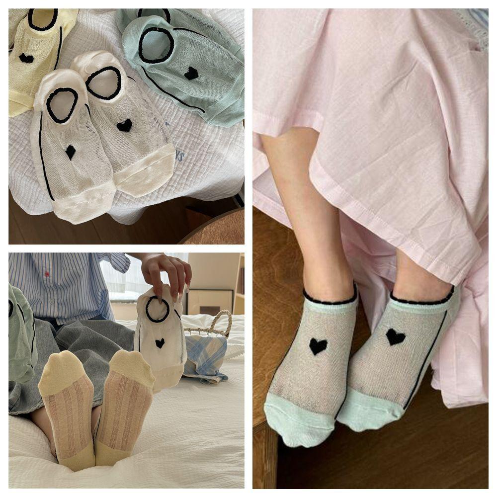 

Harajuku Street Short Socks Cotton Heart Embroidery Socks New Sweet Stockings