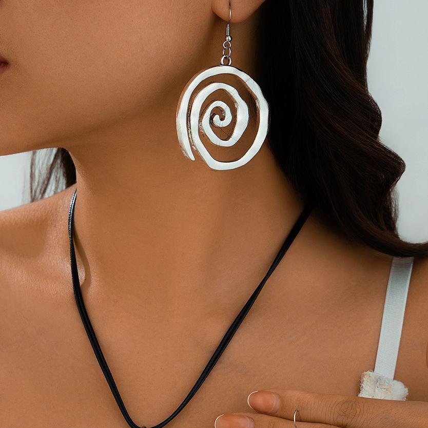 

Простое полое металлическое спиральное ожерелье с подвеской для женщин в стиле панк, черное кожаное вощеное нить, веревка, колье-чокер для вечеринки Earring