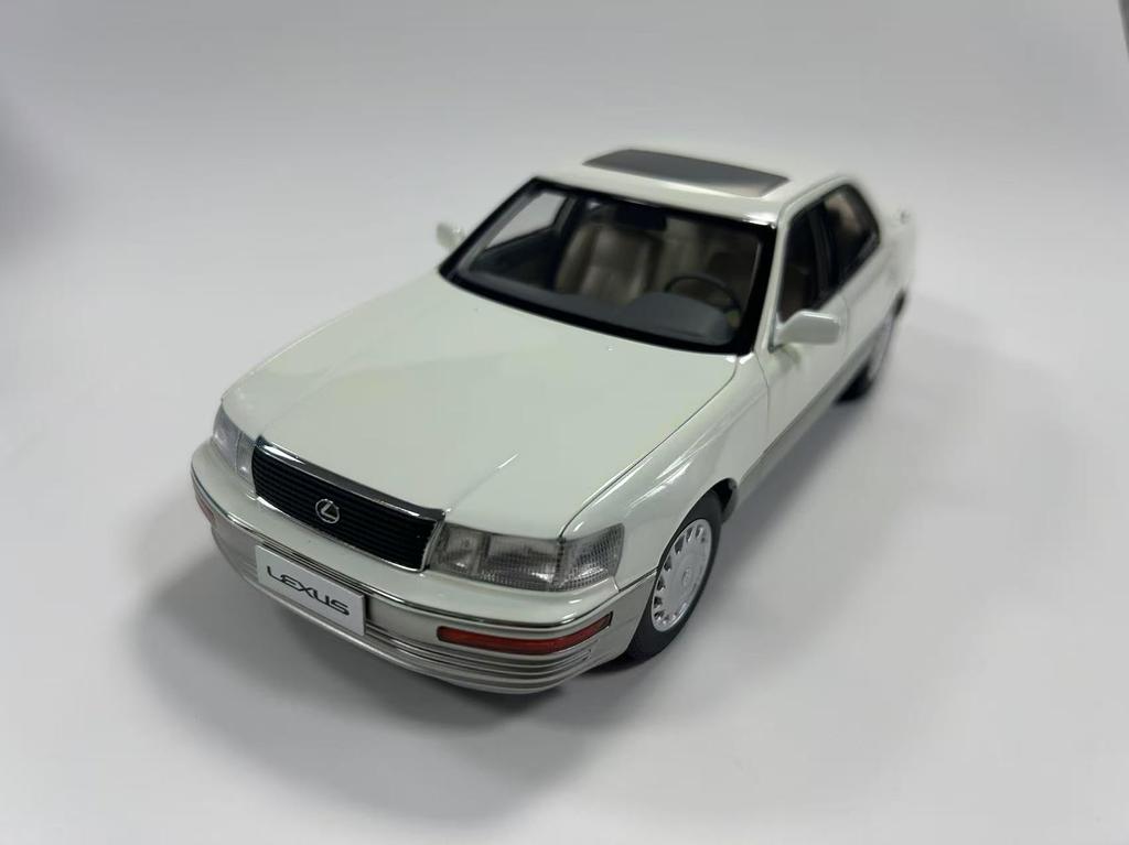 FREESTYLE XiaoGuang MODEL Scale Lexus LS400 1993 White Finished Product 8230811W 1/18