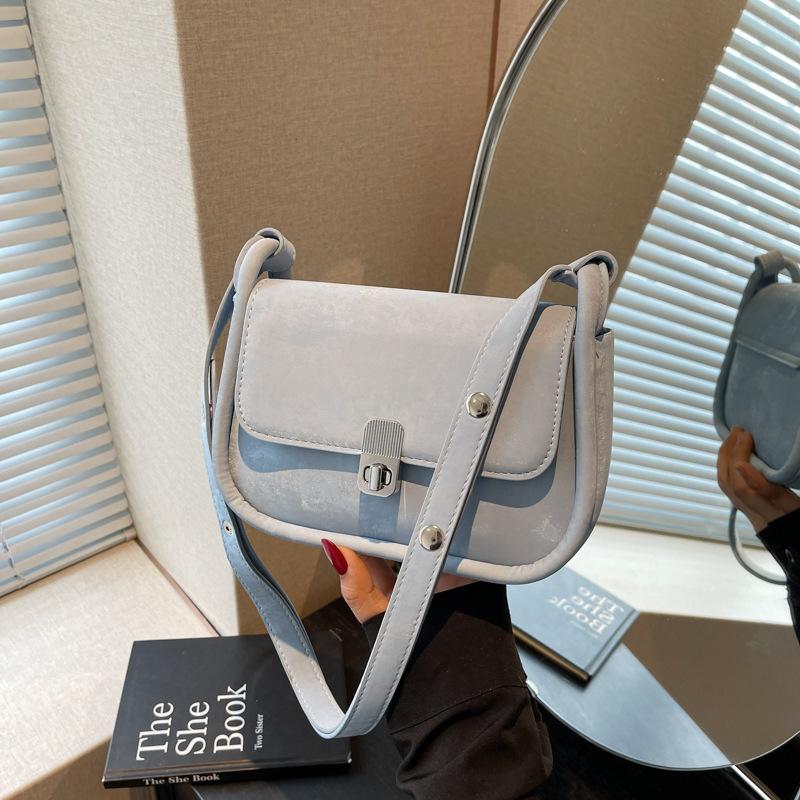 

Маленькая сумка премиальной текстуры, женская, весна и лето, новая, универсальная сумка-мессенджер, на одно плечо, подмышку, маленькая квадратная сумка синий