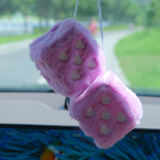 Plüsch-Würfel-Anhänger mit herzförmigen Punkten, zum Aufhängen, Würfel-Dekoration, weich, flauschig