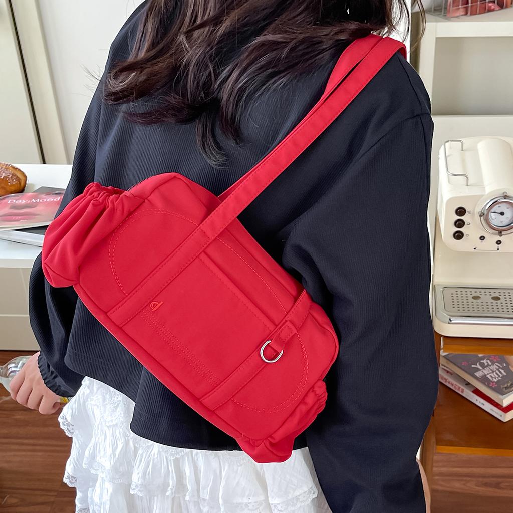 Niche Design Casual Simple Personality Fashion Pillow Bag Autumn New 2025 Trend Women Texture Shoulder Bag