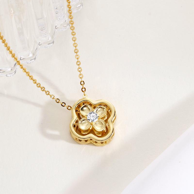 One pair of four-leaf clover necklaces for women, niche light luxury fashion, exquisite ins high-end necklaces for women