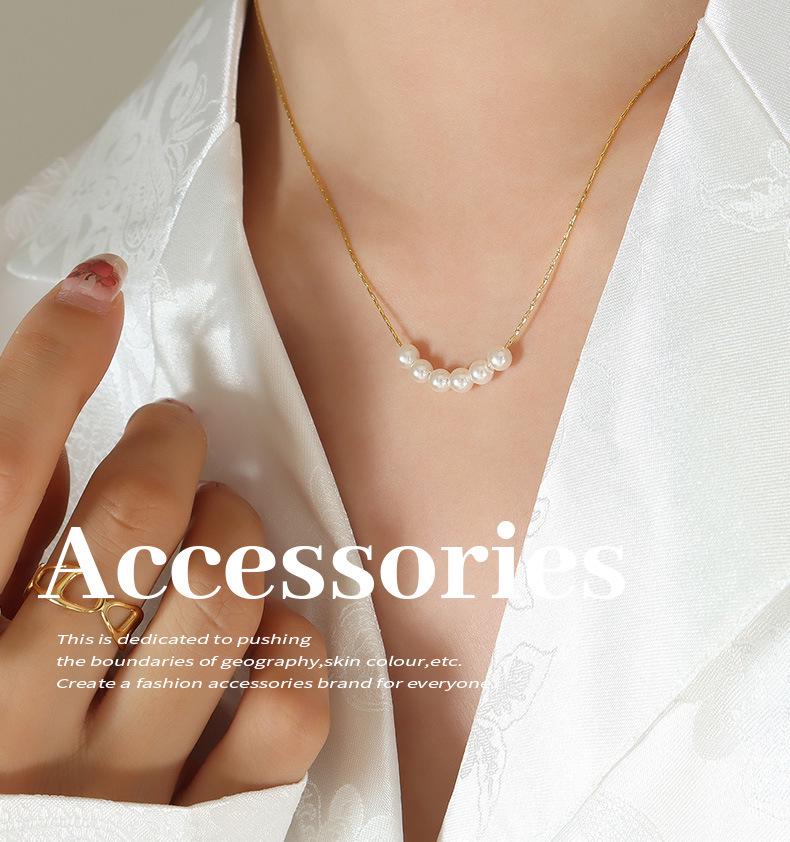 Niche Design Imitation Pearl Pendant Necklace - Gold-Plated Titanium Steel with Dangle Square Chain