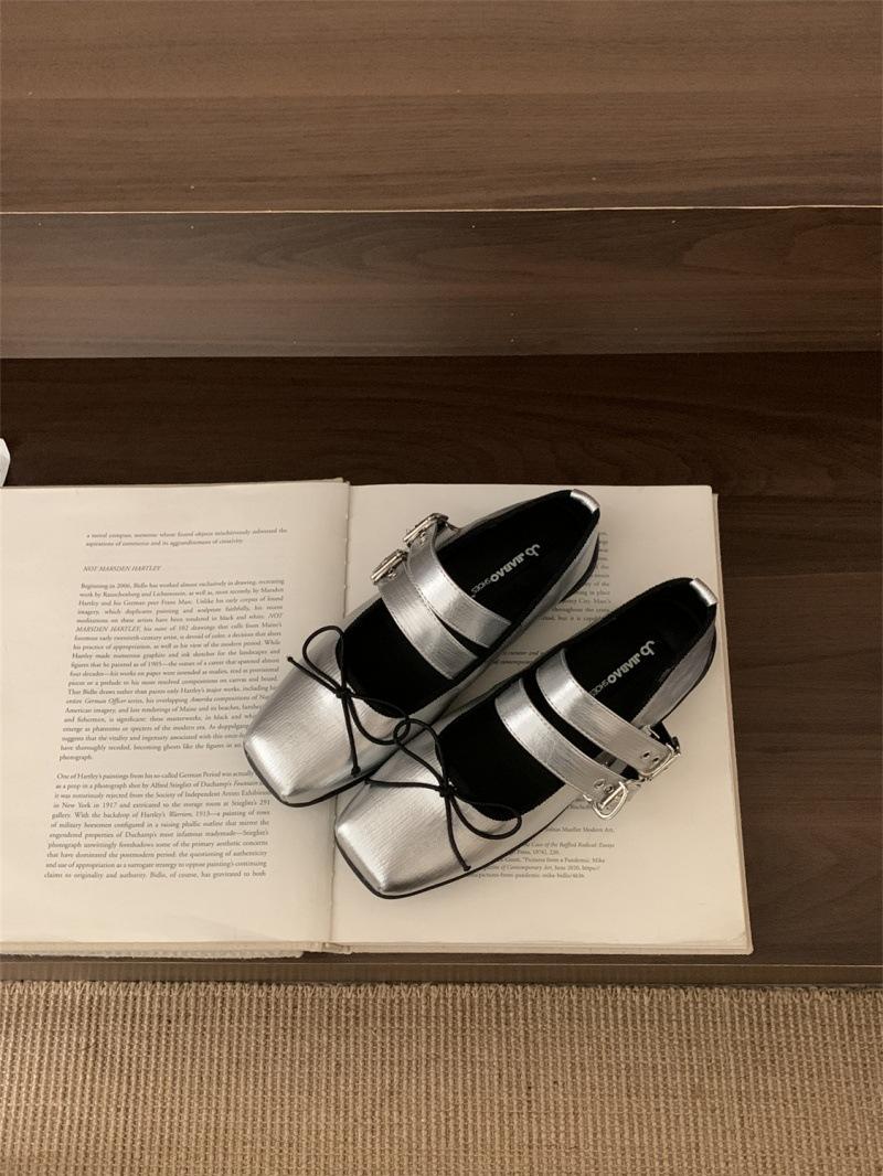 

French retro Mary Jane single shoes flat shoes ballet shoes spring autumn and winter new product design sense matching skirt women s shoes 39 серебряный