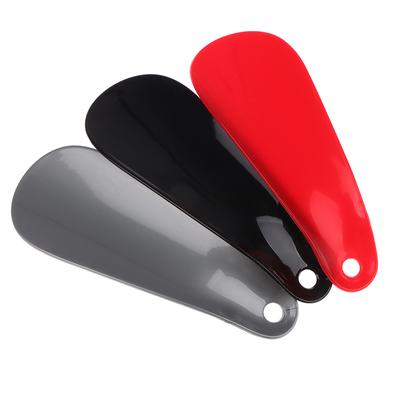Calzascarpe portatile Mini professionale Durevole 11 cm Cucchiaio di plastica Forma Aiuto per scarpe pigro Sollevatore per scarpe flessibile