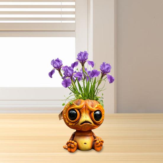 Cute Alien Garden Statue Novelty Alien Sculpture Planter Pot Decorative Resin Alien Ornament for Indoor Outdoor Patio Lawn Yard Tabletop Decor