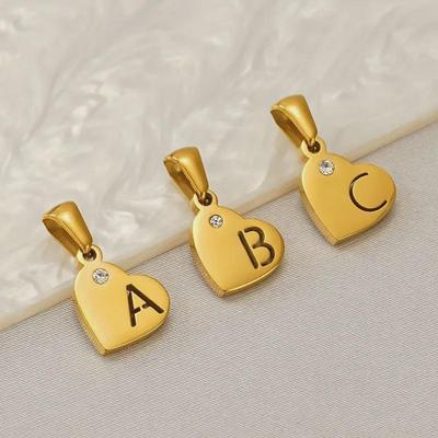 Ciondolo d'Amore a 26 Lettere: Collana con iniziale a forma di cuore in acciaio inossidabile per donna