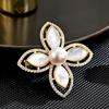 New Korean Temperament Elegant Fritillary Four-Leaf Clover Brooch Exquisite Atmosphere High-End Freshwater Pearl Corsage Accessories